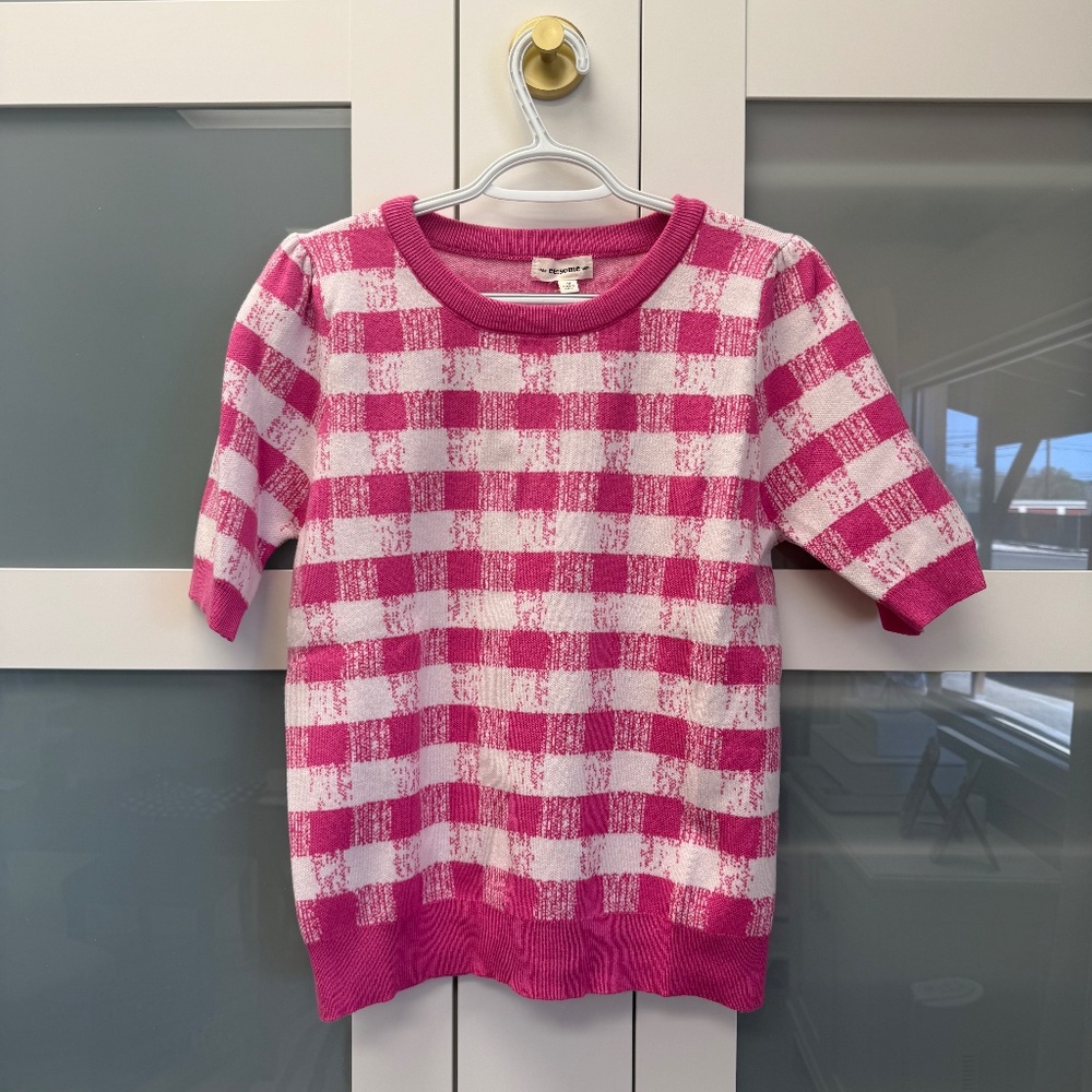 Woman’s Fashion Sweater *size Medium